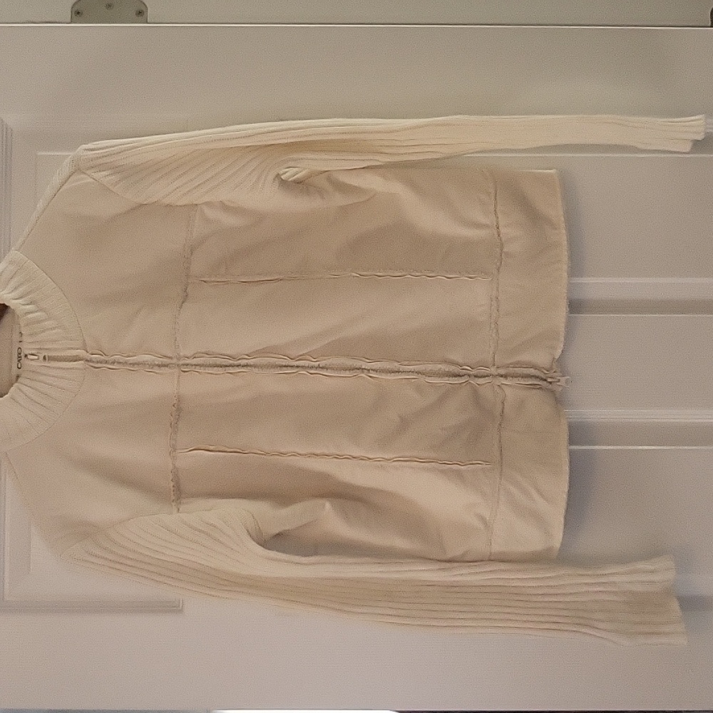 Super Cute & Comfy Cream Sweater Jacket